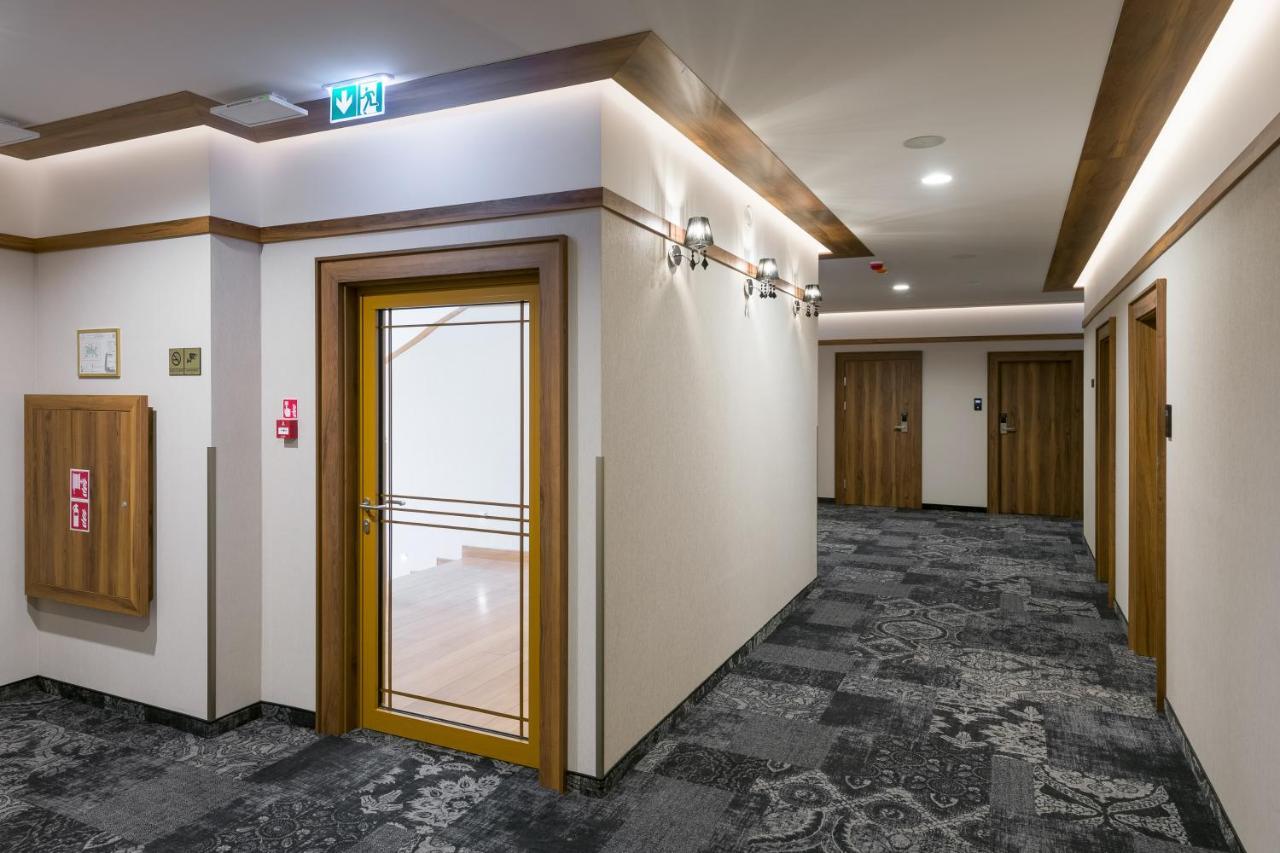 Sky Hotel 克拉科夫 外观 照片