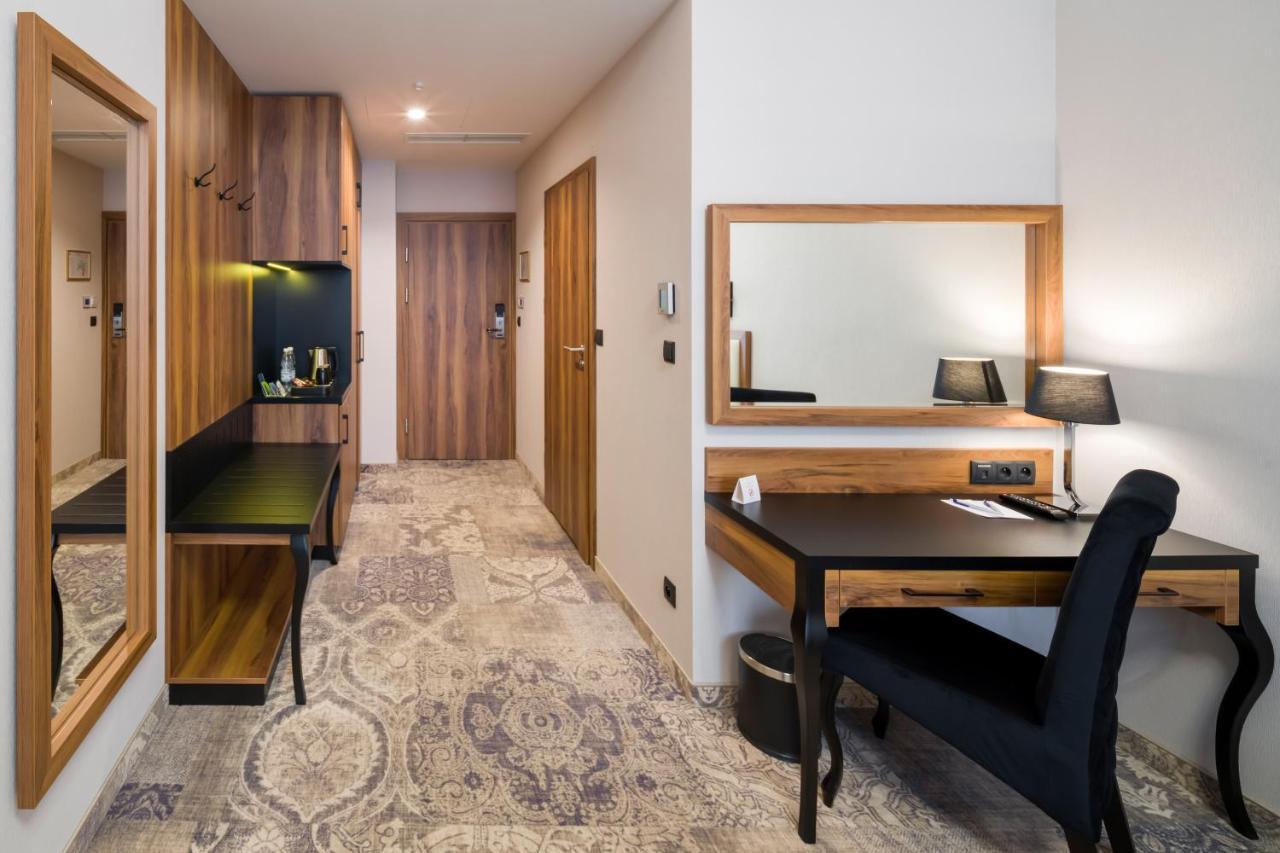 Sky Hotel 克拉科夫 外观 照片