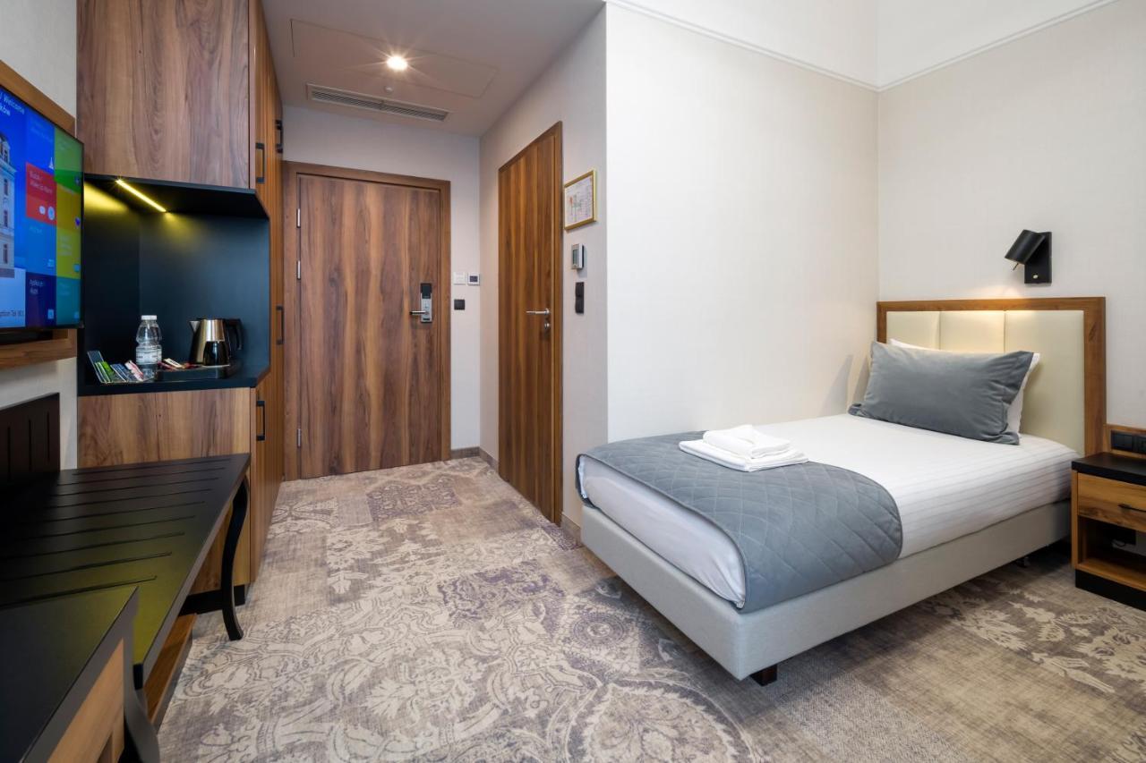 Sky Hotel 克拉科夫 外观 照片